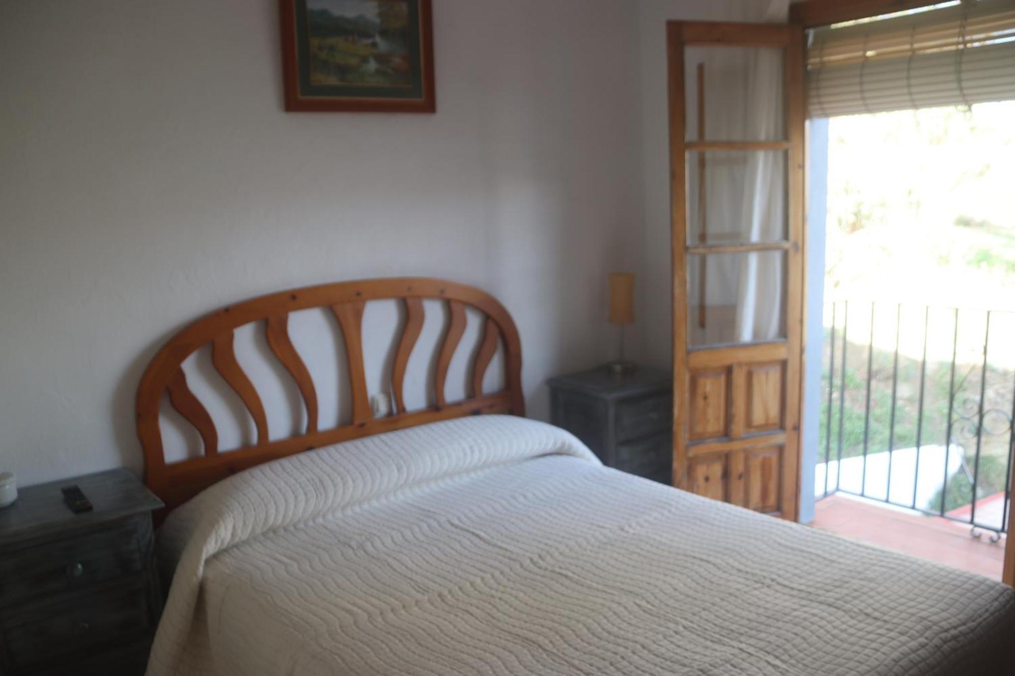 Hostal Moncada เกาซิน ภายนอก รูปภาพ