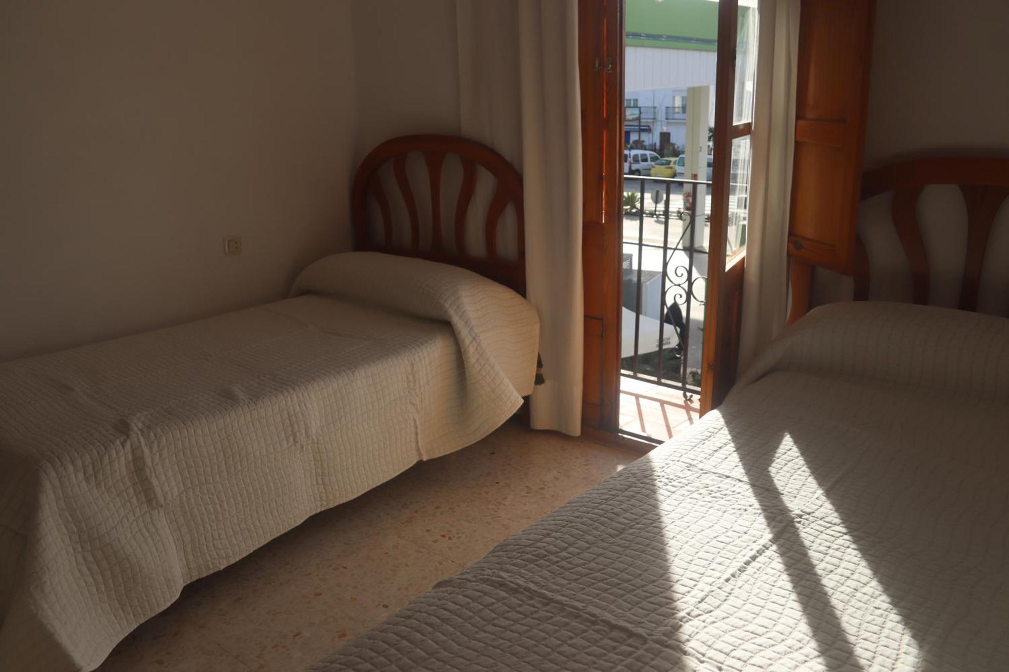 Hostal Moncada เกาซิน ภายนอก รูปภาพ
