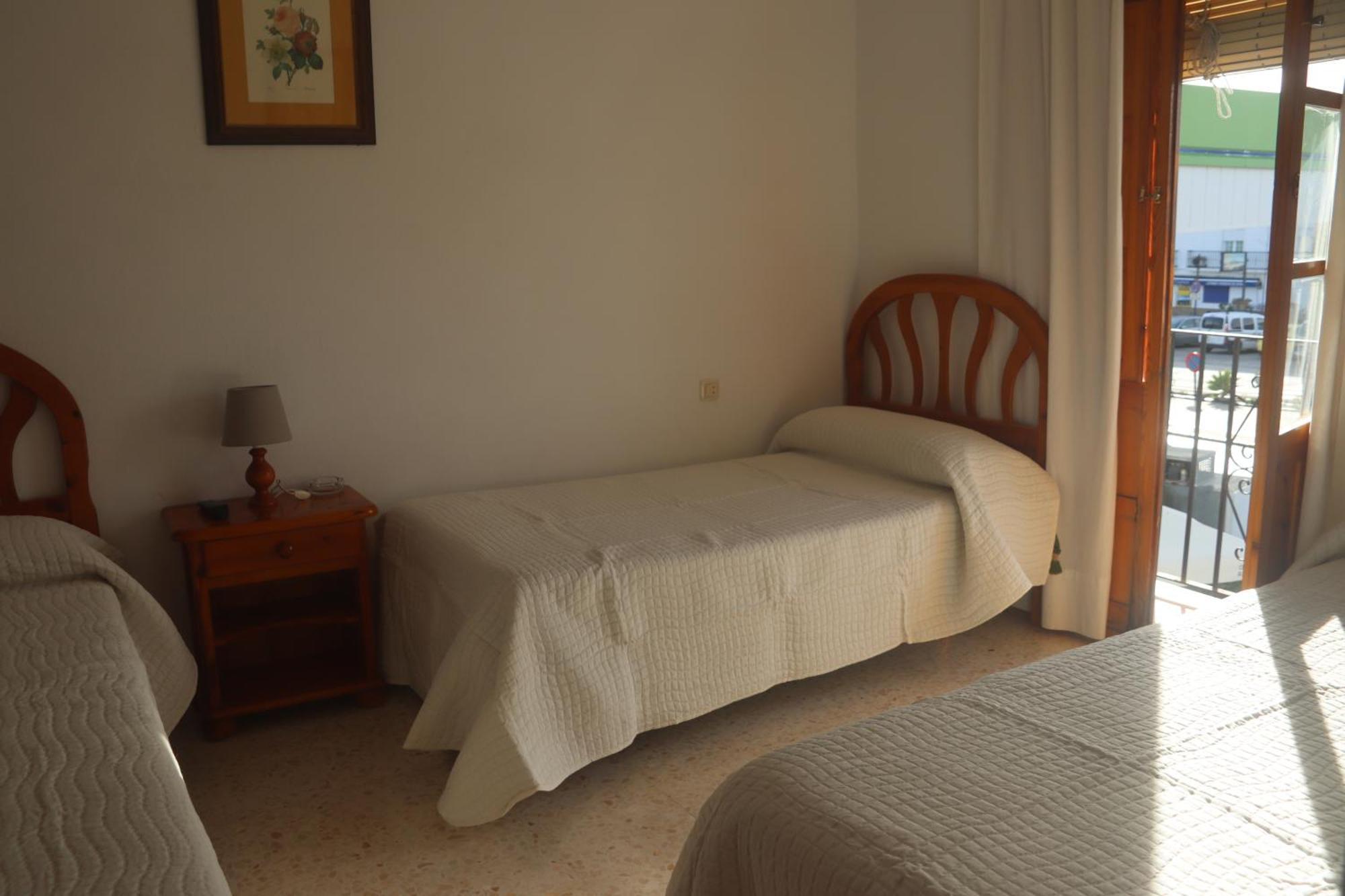 Hostal Moncada เกาซิน ภายนอก รูปภาพ